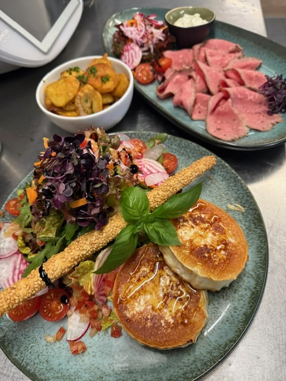 Bistro Maximilian - Gastronomie - Gourmet-Menü bestehend aus herzhaften Pfannkuchen